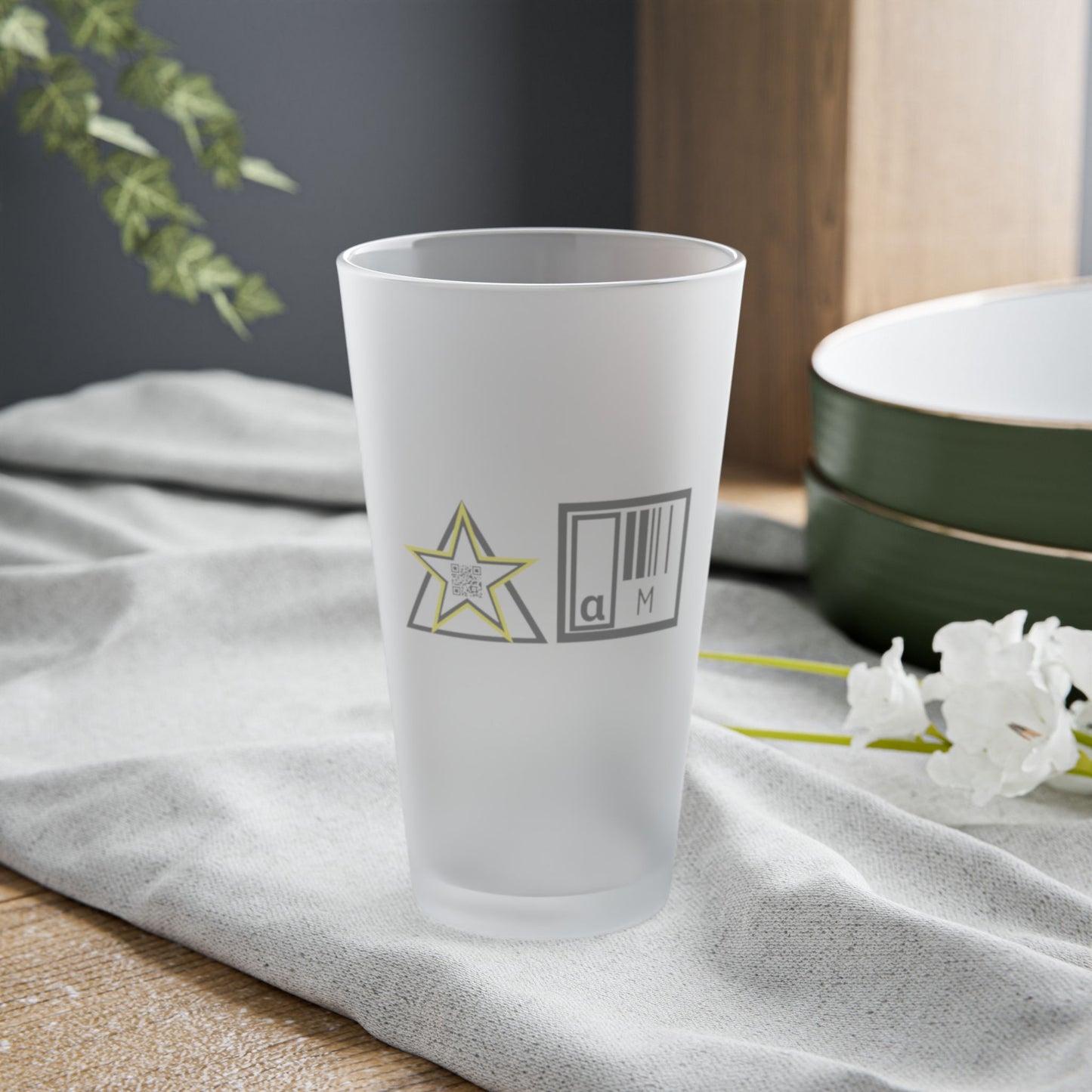 FROSTED PINT GLASS – POUR STRONG. SIP SHARP.