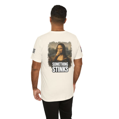 Something Stinks – Funny Mona Lisa Parody Graphic Tee