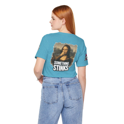 Something Stinks – Funny Mona Lisa Parody Graphic Tee