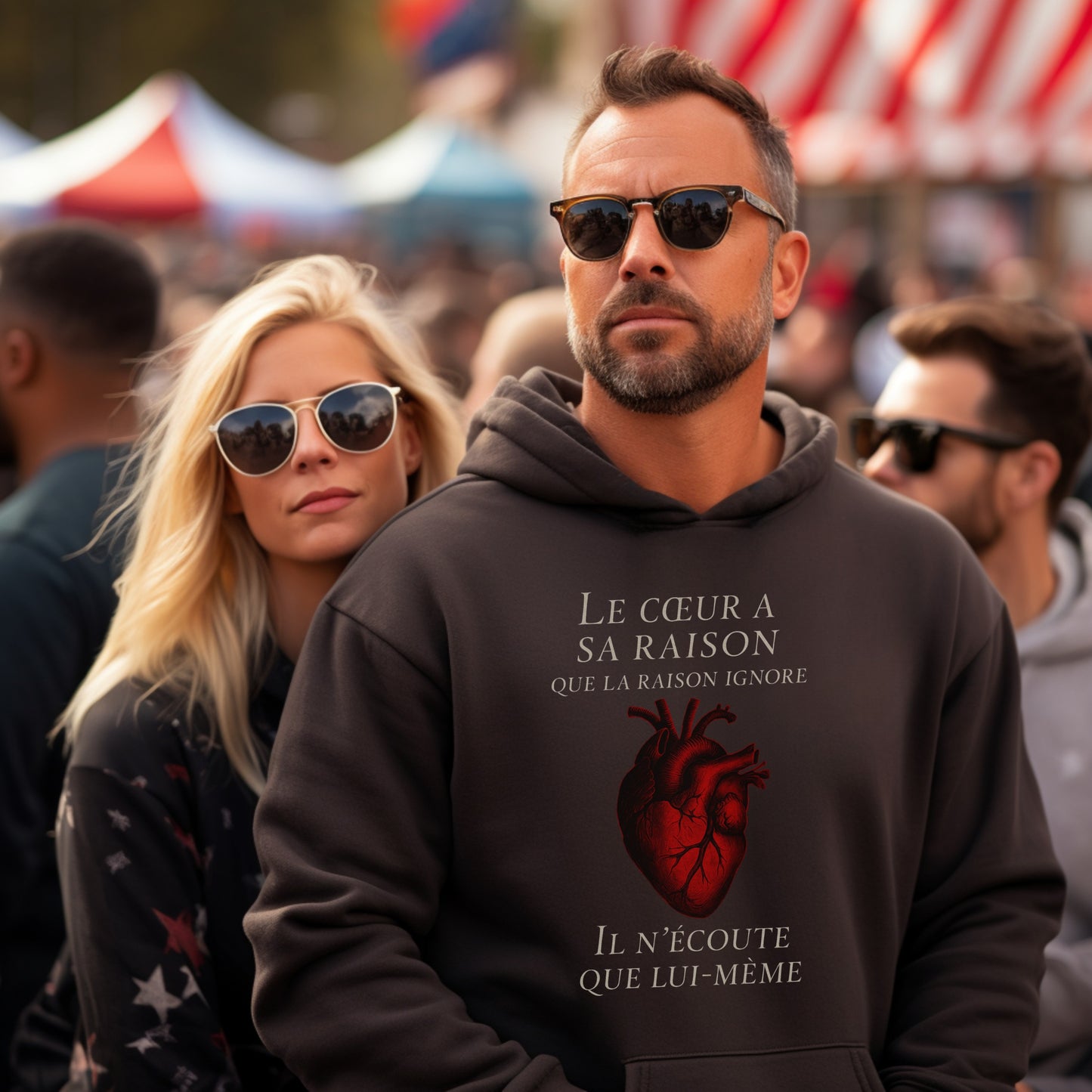 Le Coeur a Sa Raison Que la Raison Ignore Hoodie